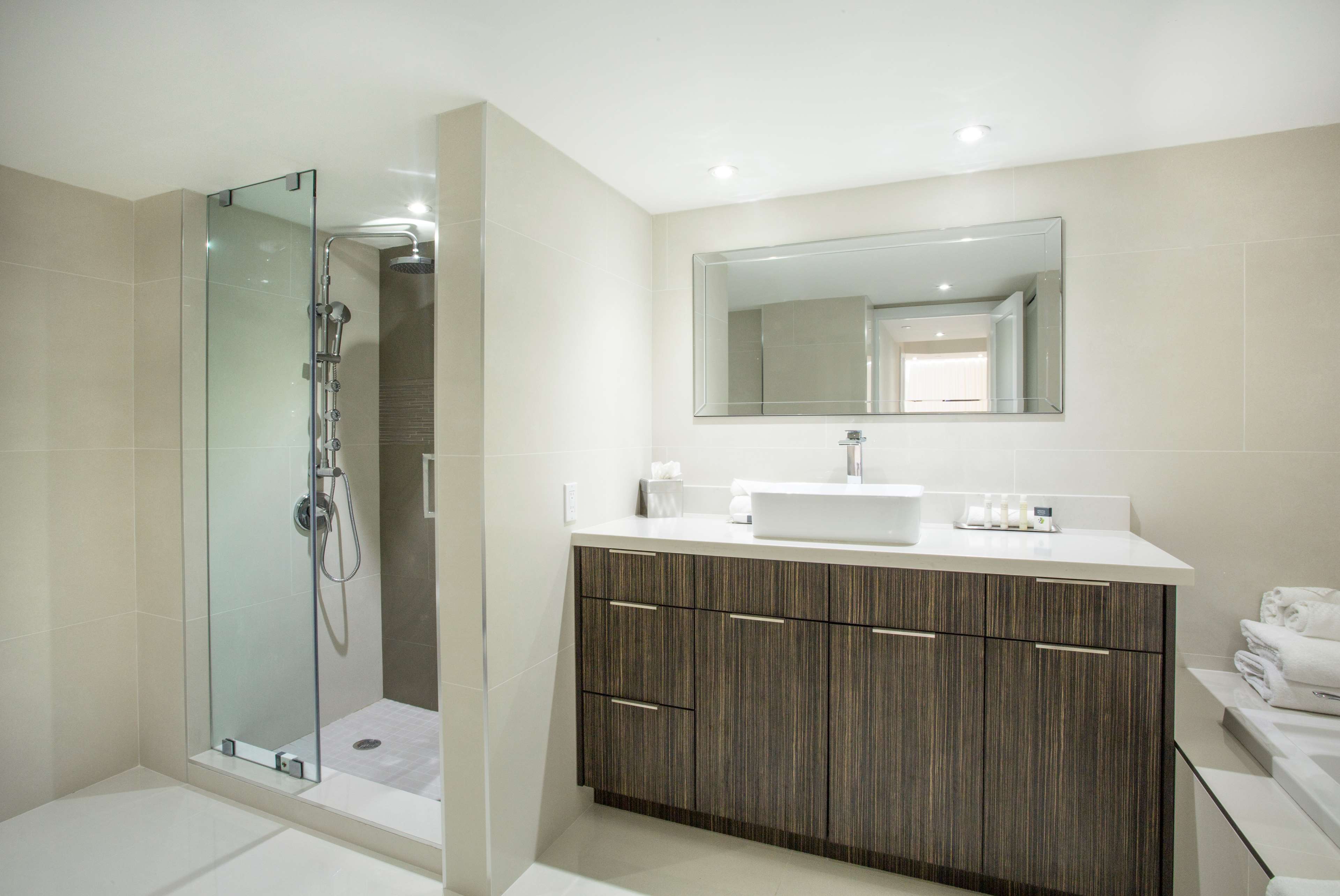 Doubletree Grand Hotel Biscayne Bay Room Type - 2 BDRM RESIDENCE 3 BEDS