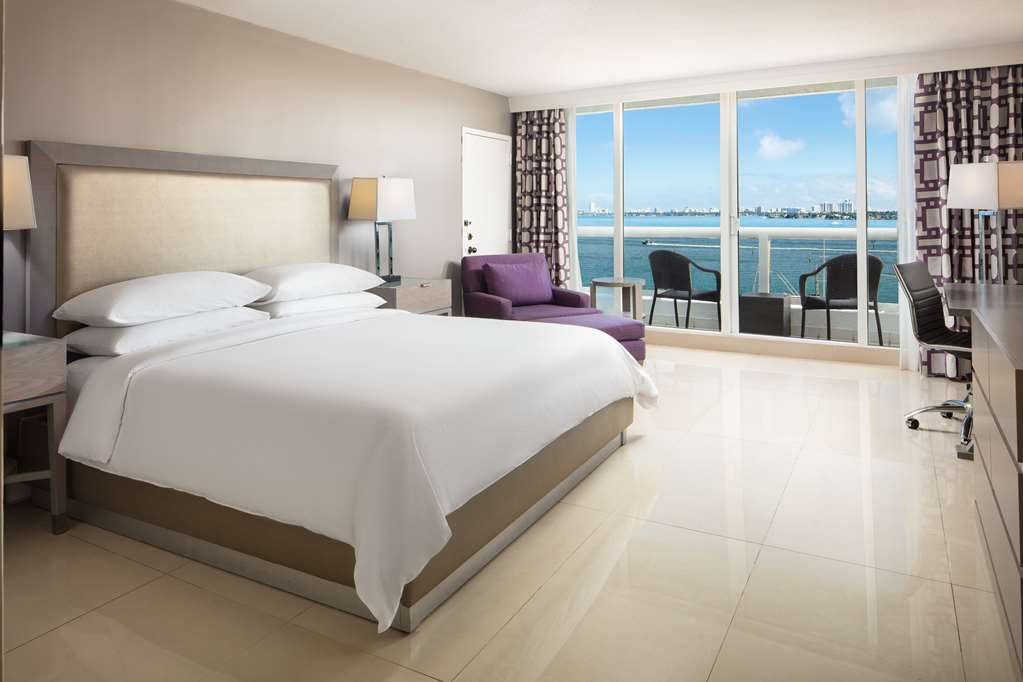 Doubletree Grand Hotel Biscayne Bay Room Type - 1KING BAYVIEW ACC 3X3 SHWR