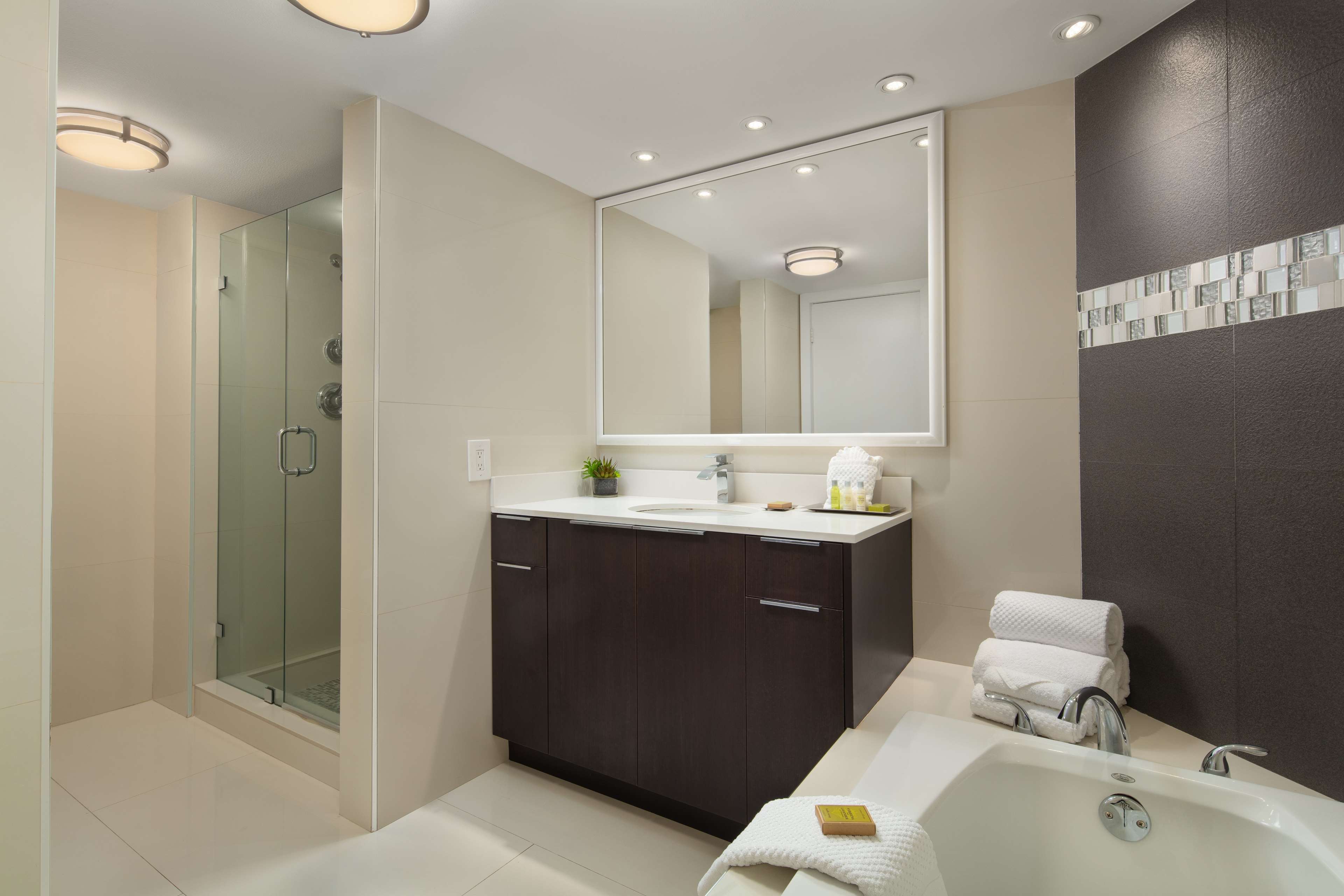 Doubletree Grand Hotel Biscayne Bay Room Type - 1 BDRM RESIDENCE KING BED