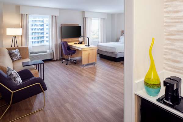  - Hampton Inn & Suites Brickell Downtown Miami - I-95, Exit 1B