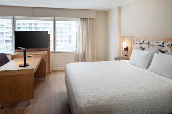  - Hampton Inn & Suites Brickell Downtown Miami - I-95, Exit 1B