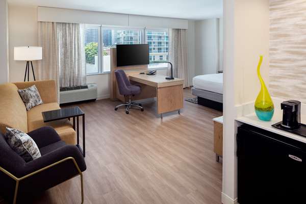  - Hampton Inn & Suites Brickell Downtown Miami - I-95, Exit 1B