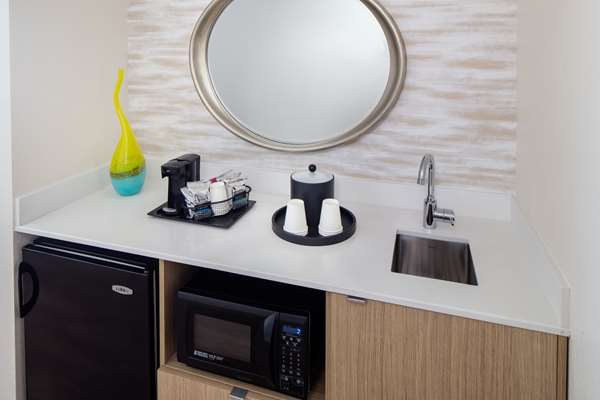  - Hampton Inn & Suites Brickell Downtown Miami - I-95, Exit 1B