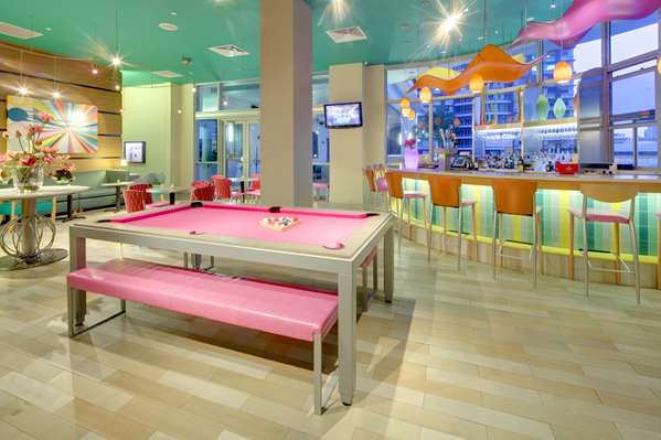 Bar - Hampton Inn & Suites Brickell Downtown Miami - I-95, Exit 1B