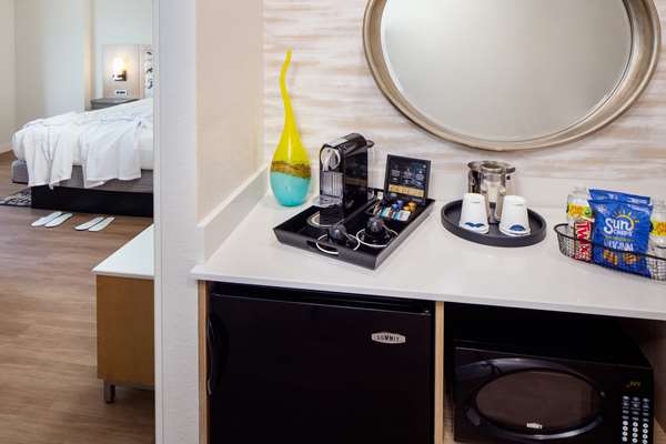  - Hampton Inn & Suites Brickell Downtown Miami - I-95, Exit 1B