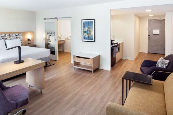  - Hampton Inn & Suites Brickell Downtown Miami - I-95, Exit 1B