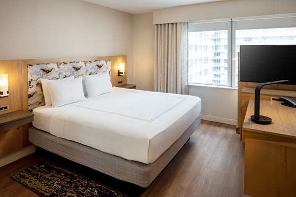  - Hampton Inn & Suites Brickell Downtown Miami - I-95, Exit 1B
