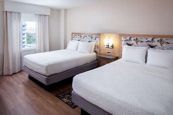  - Hampton Inn & Suites Brickell Downtown Miami - I-95, Exit 1B