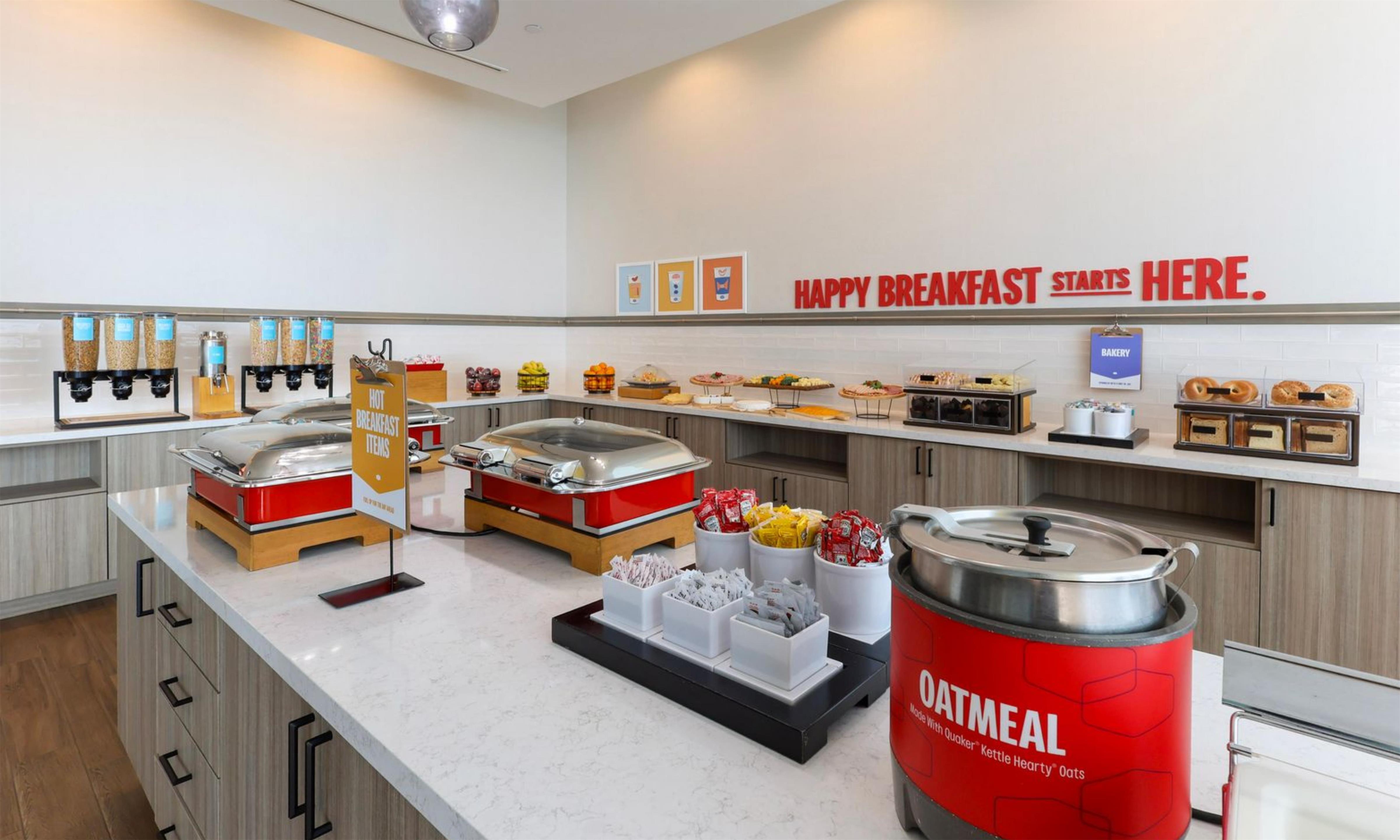 Breakfast Area | Hampton Inn & Suites Miami/Brickell-Downtown