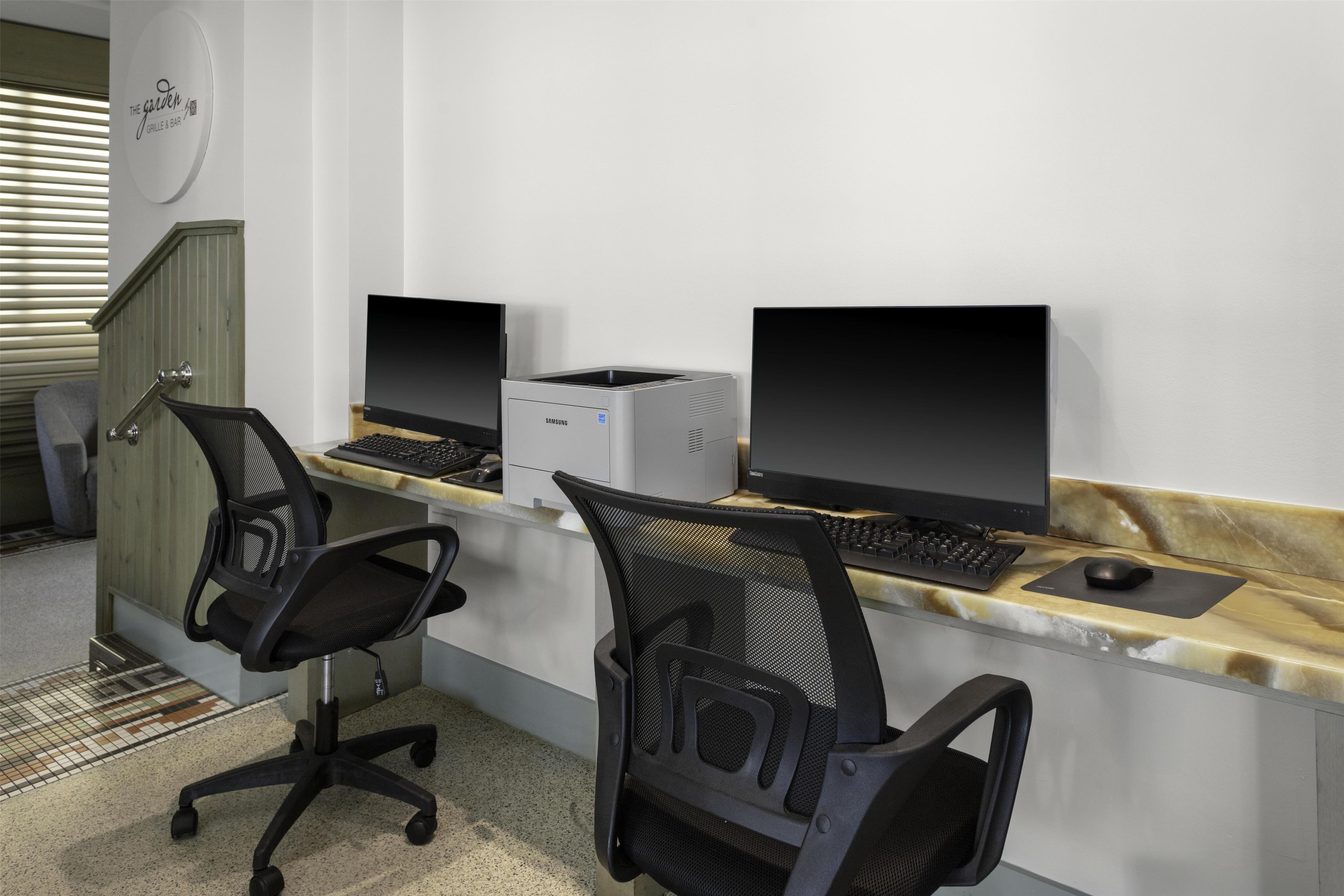 Business Center | Hilton Garden Inn Miami South Beach