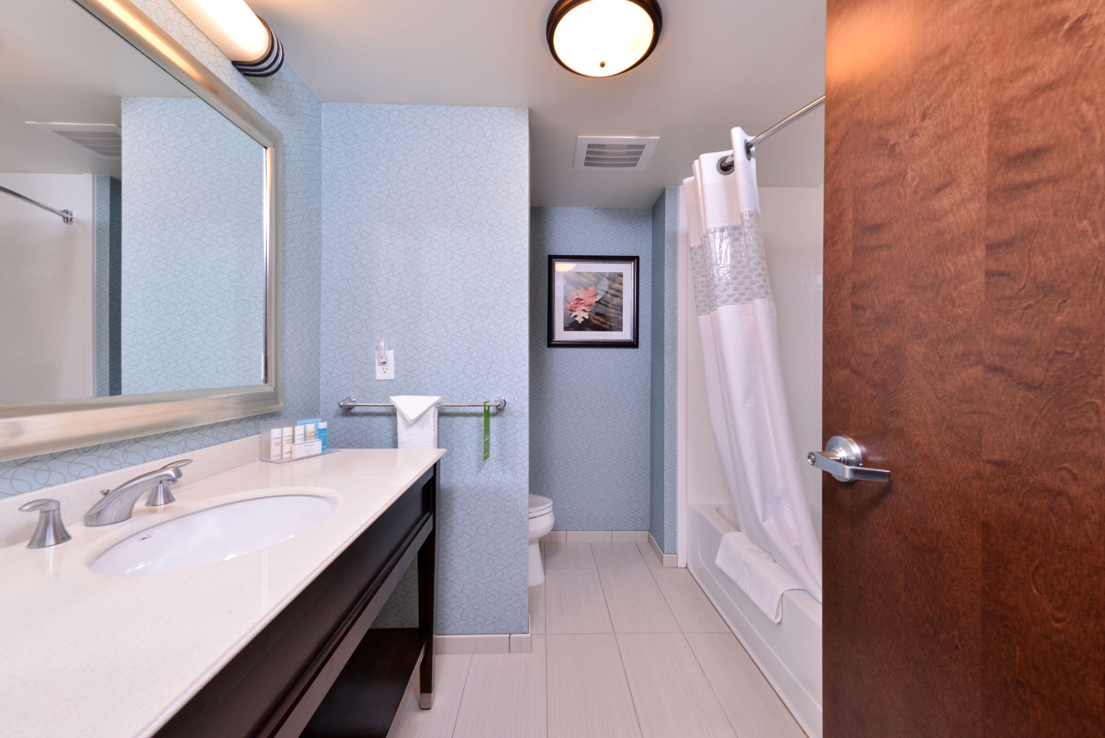 Hampton Inn by Hilton Potsdam, NY - Tap to explore photos