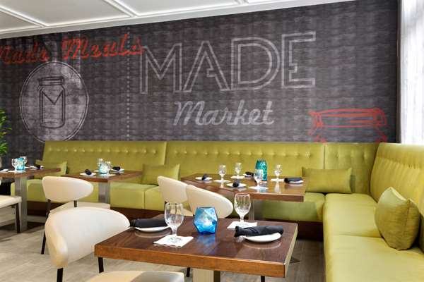 Restaurant - DoubleTree by Hilton Hotel Airport Oklahoma City