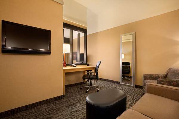  - DoubleTree by Hilton Hotel Airport Oklahoma City