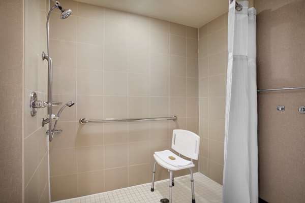  - DoubleTree by Hilton Hotel Airport Oklahoma City