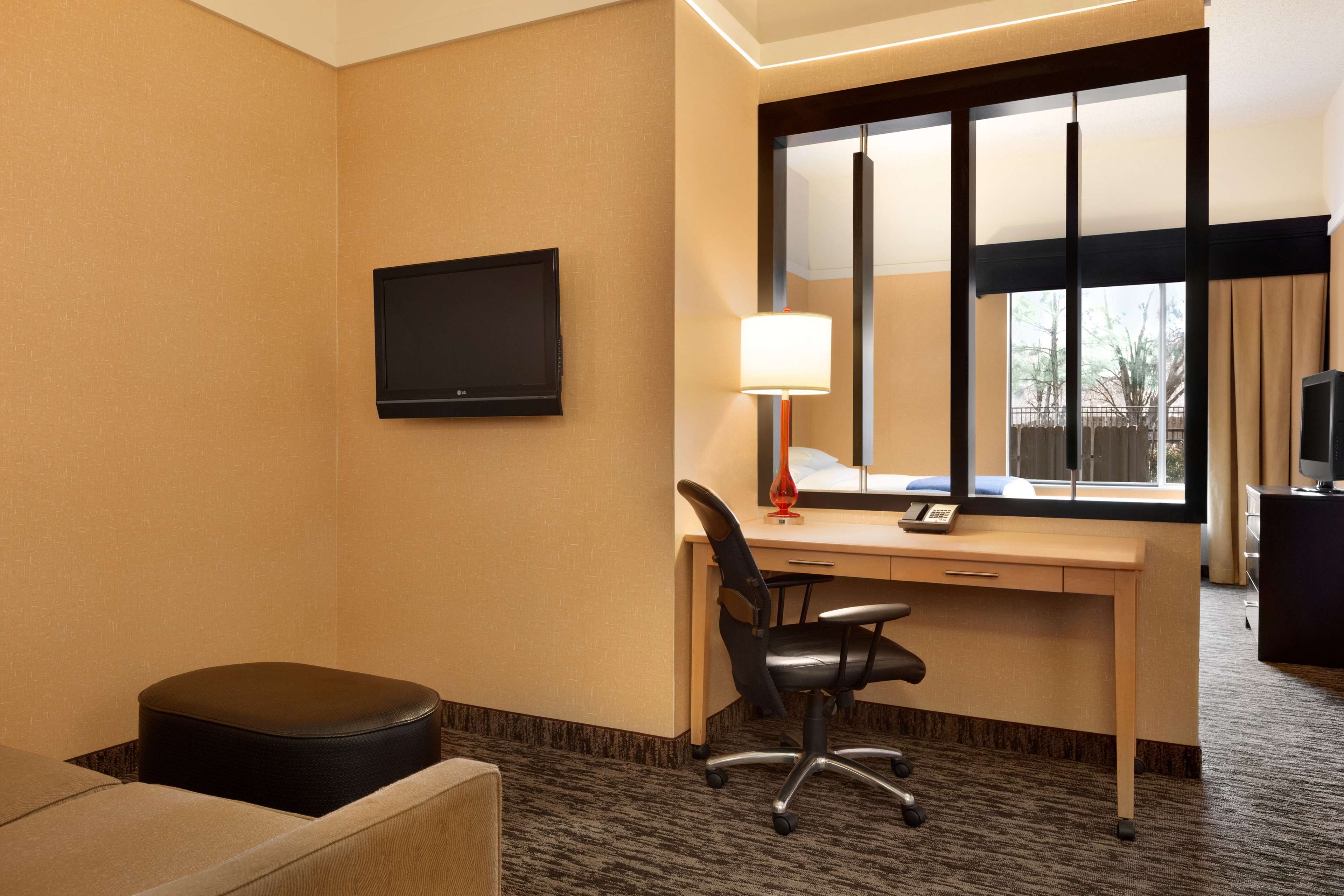 DoubleTree by Hilton Oklahoma City Airport Room Type - 2 QUEEN W SOFA SLEEPER