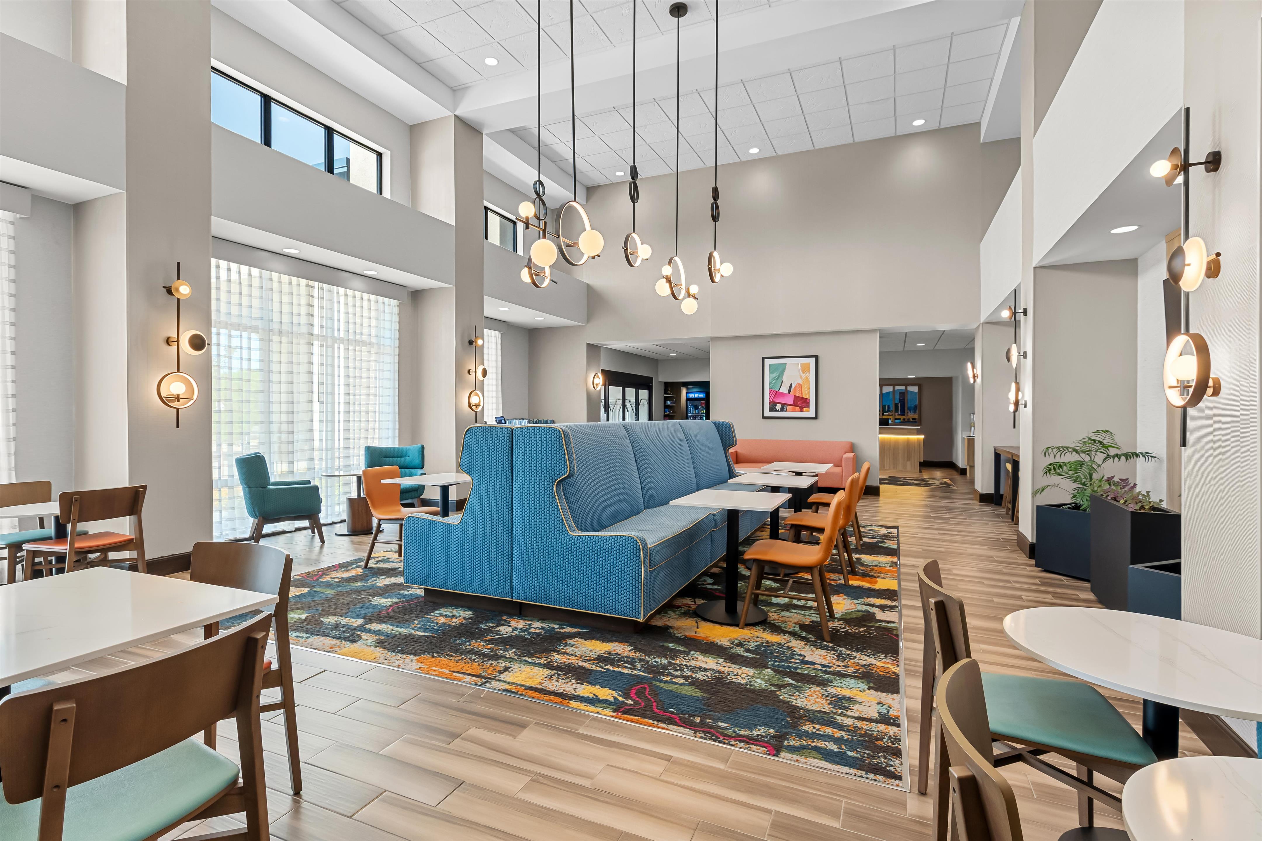Lobby | Hampton Inn & Suites Pauls Valley