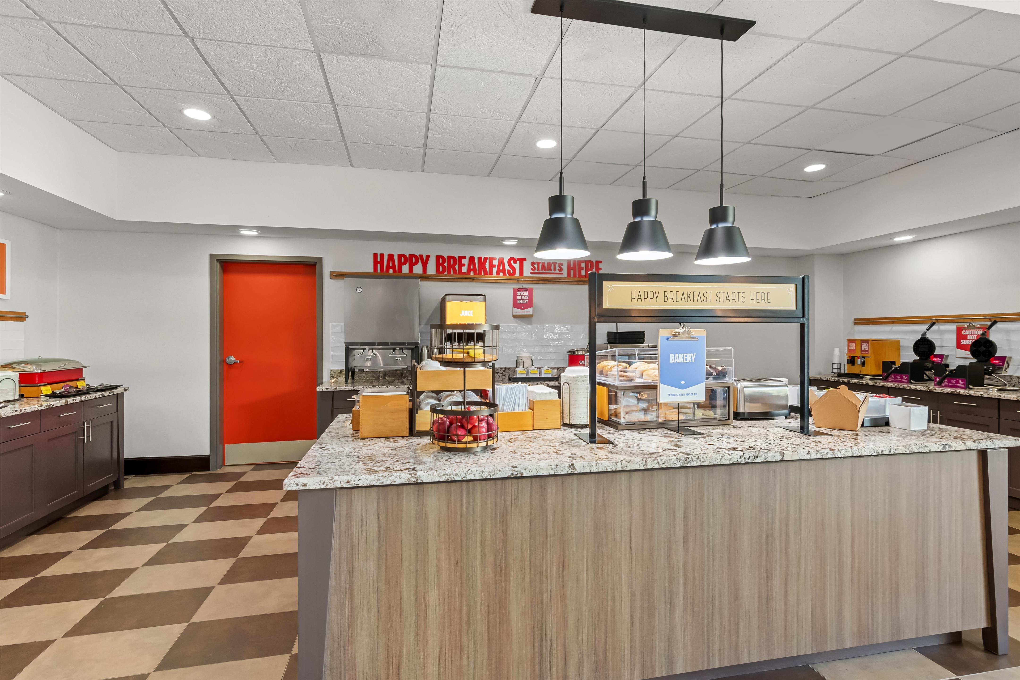 Breakfast Area | Hampton Inn & Suites Pauls Valley