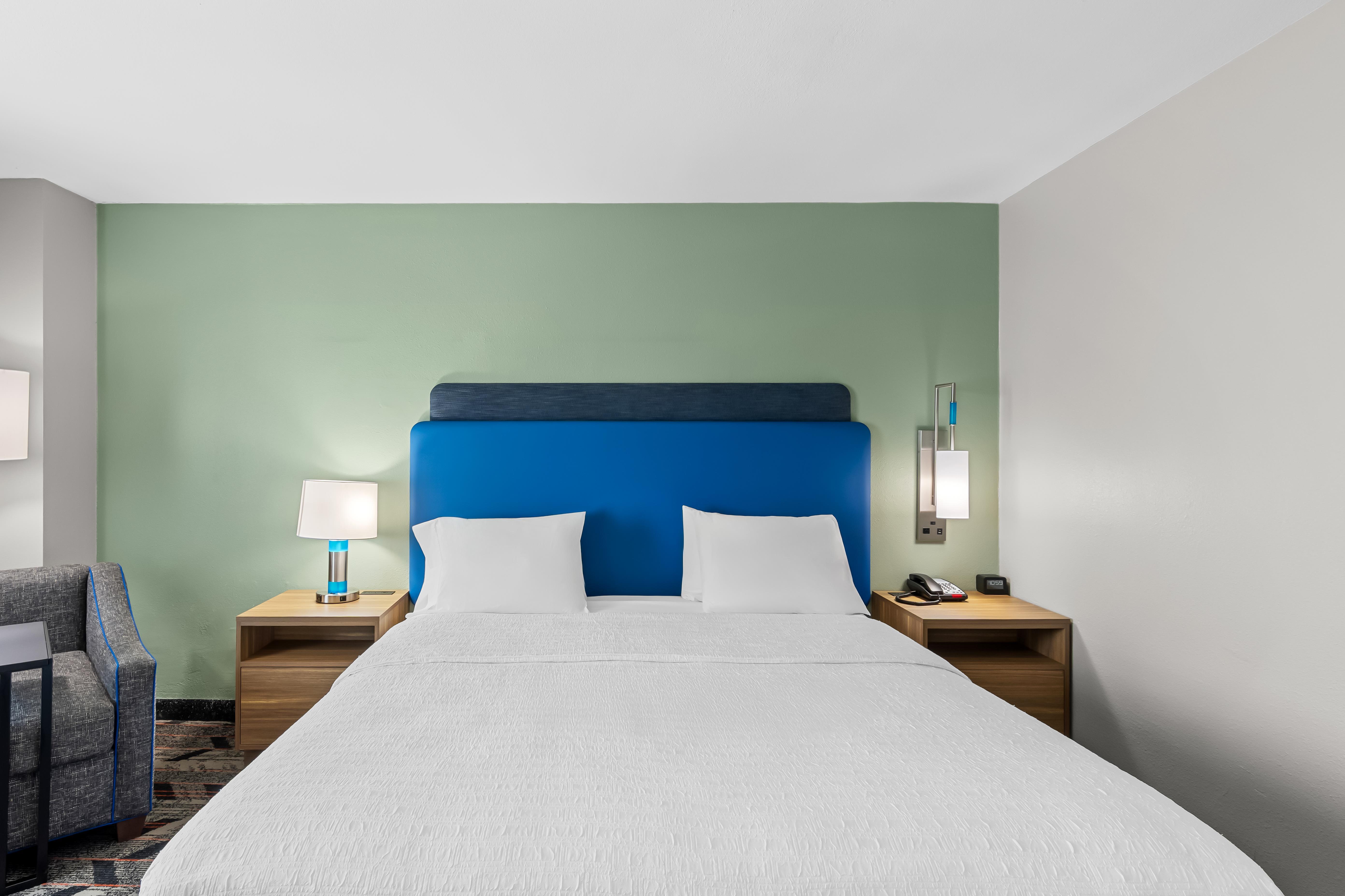 Hampton Inn & Suites by Hilton Pauls Valley - Tap to explore photos