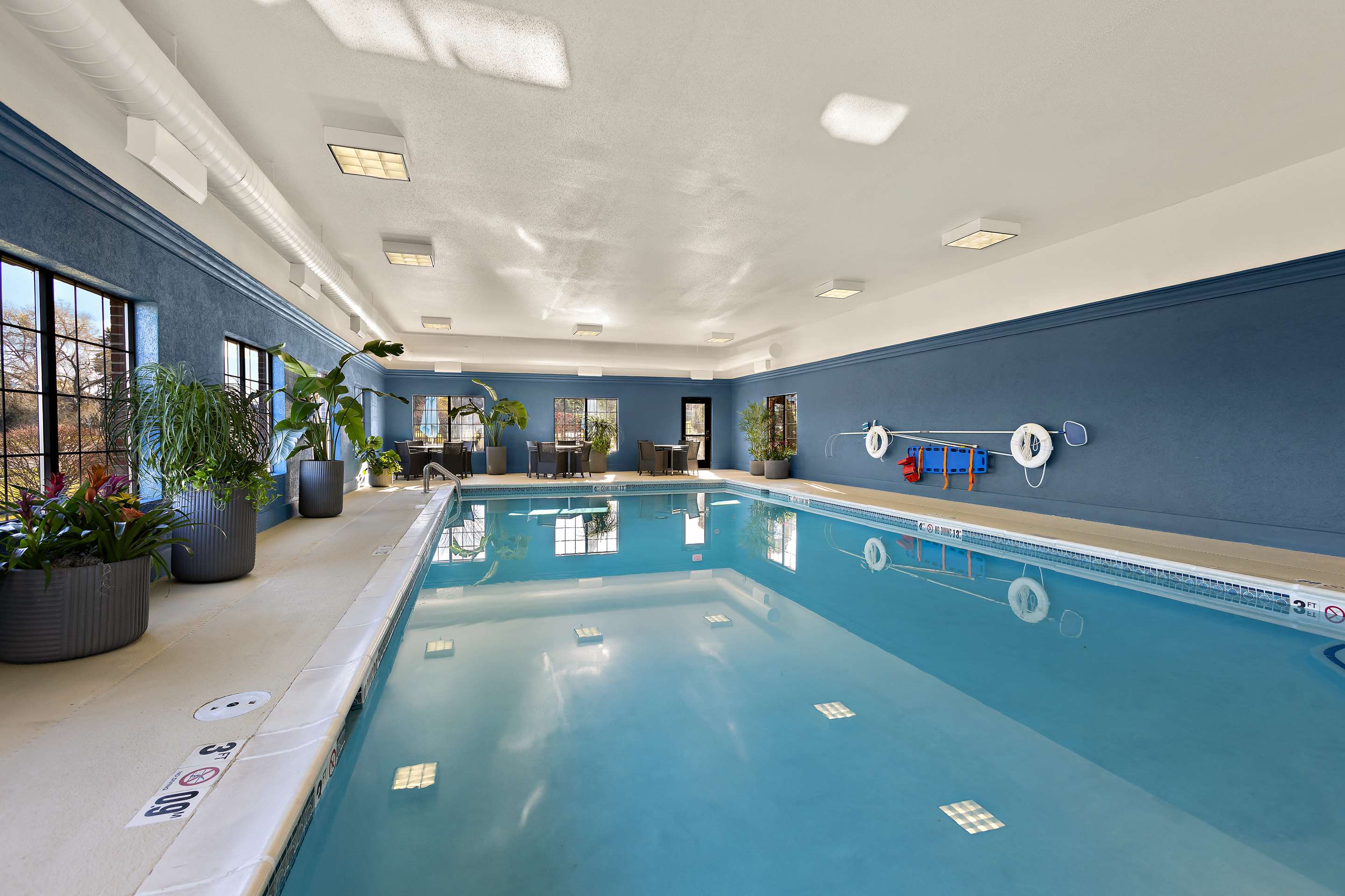 Pool | Hampton Inn & Suites Petoskey