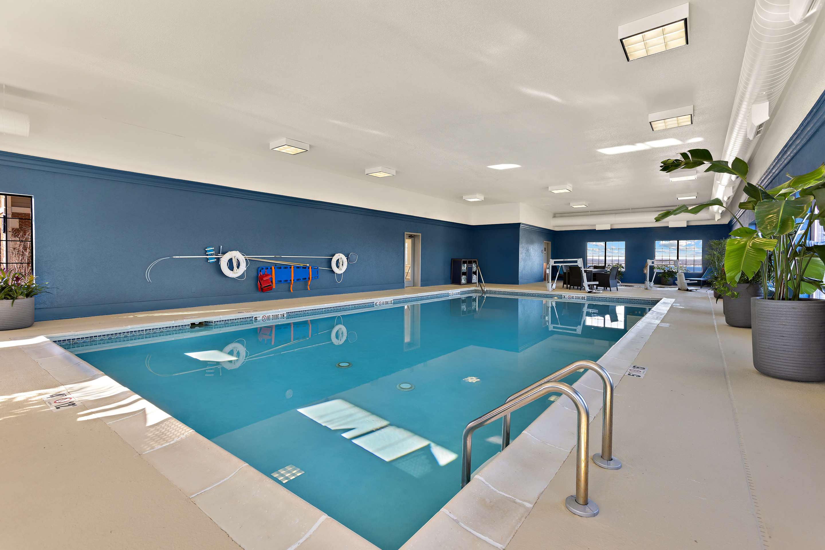Pool | Hampton Inn & Suites Petoskey