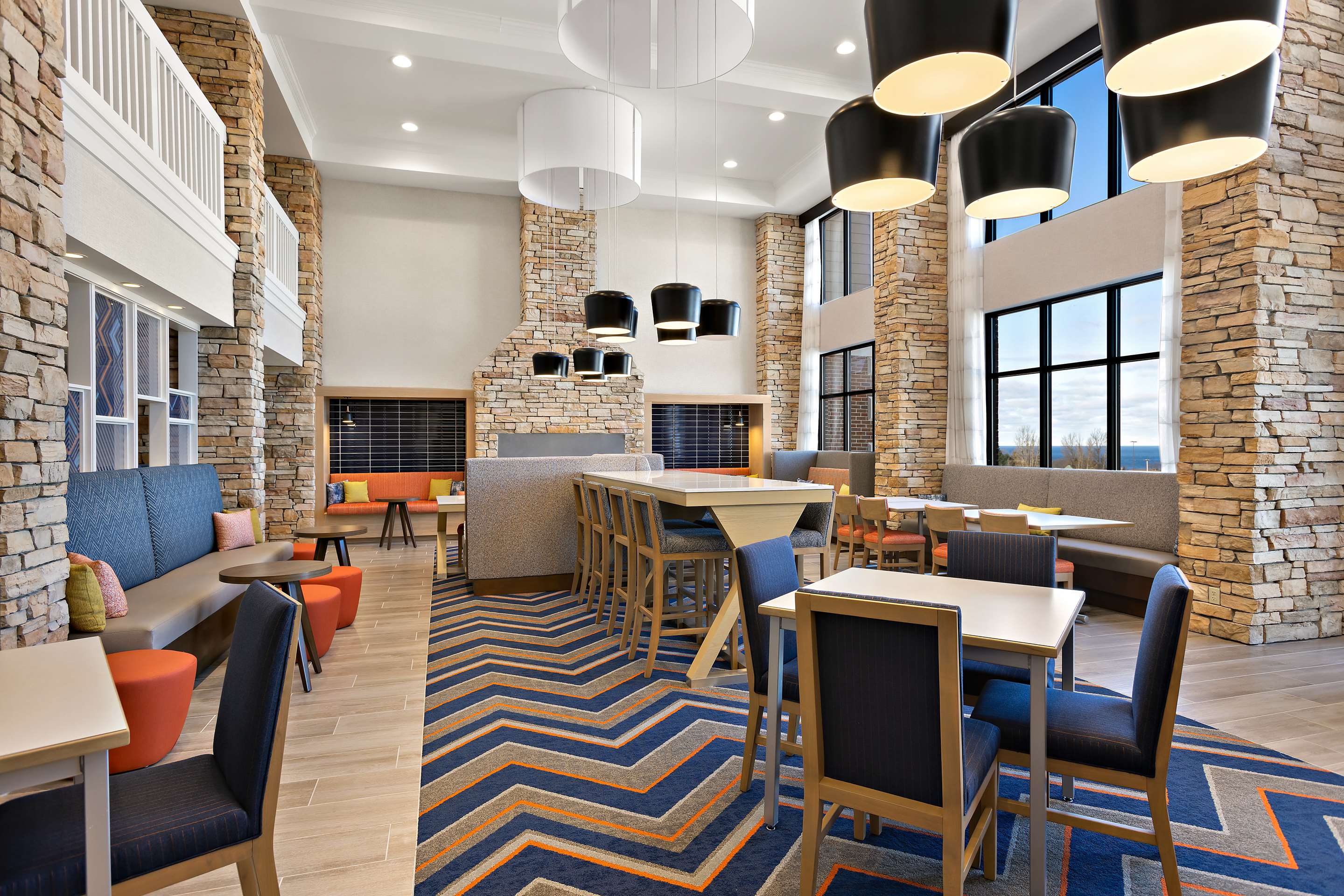 Breakfast Area | Hampton Inn & Suites Petoskey