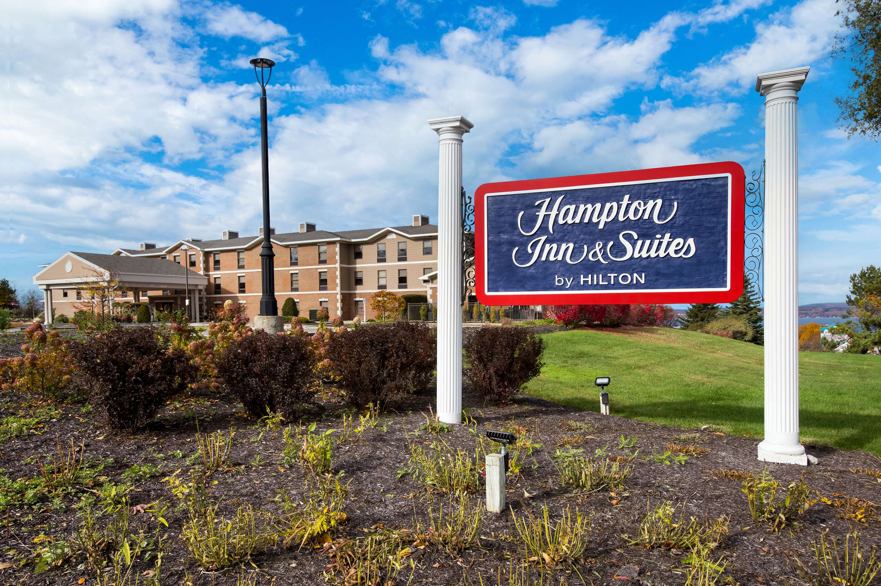 Exterior | Hampton Inn & Suites Petoskey