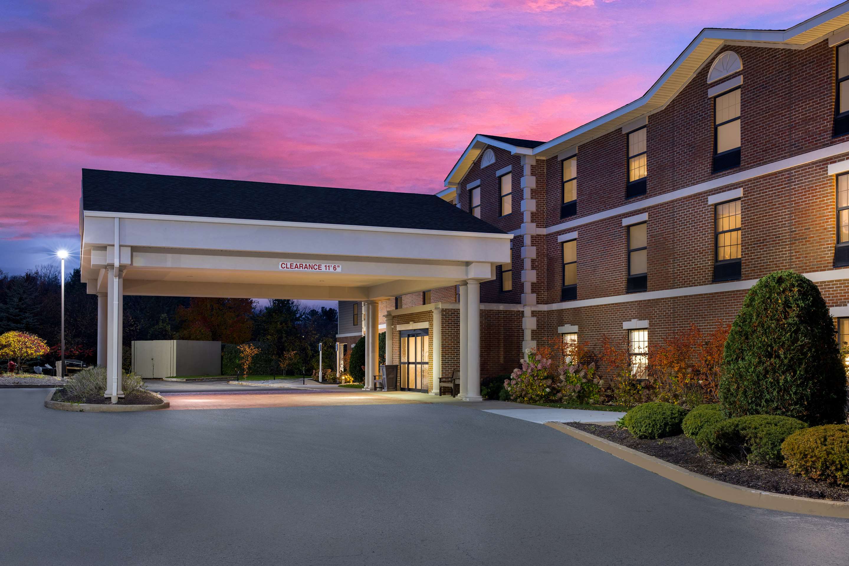 Exterior | Hampton Inn & Suites Petoskey