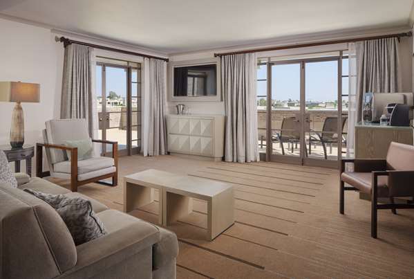 ONE BEDROOM SUITE ONE KING