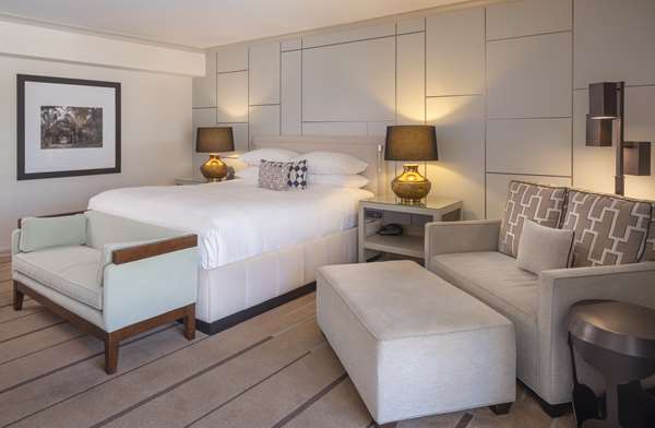RESORT ROOM - PATIO FIREPIT - ONE KING BED