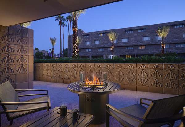 RESORT ROOM - PATIO FIREPIT - TWO QUEEN BEDS