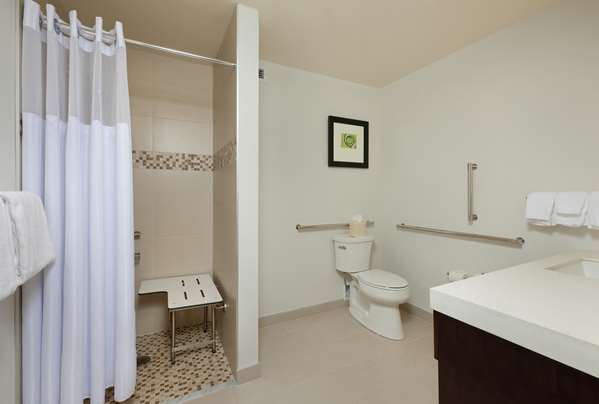  - Hilton Garden Inn Downtown Pittsburgh