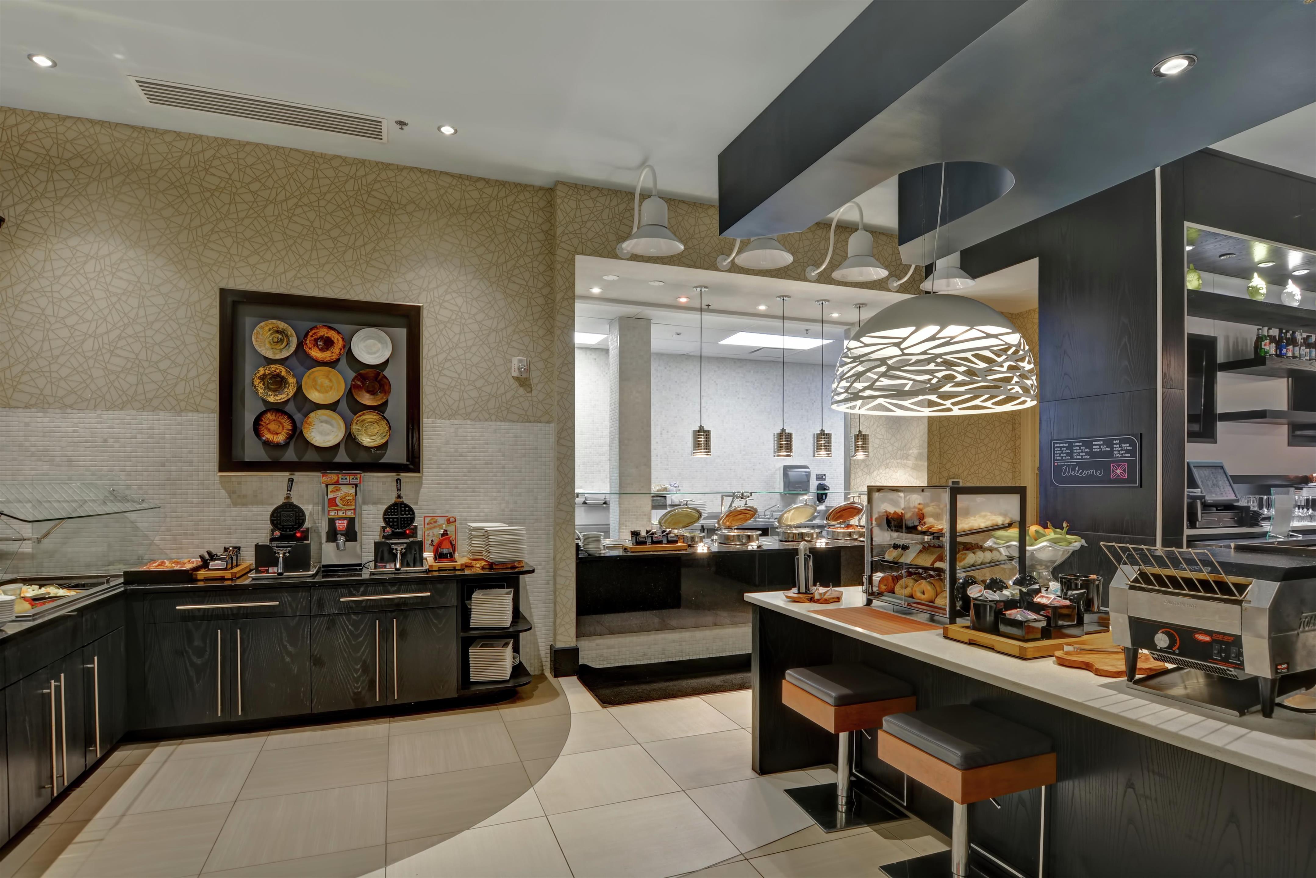 Restaurant | Hilton Garden Inn Raleigh /Crabtree Valley