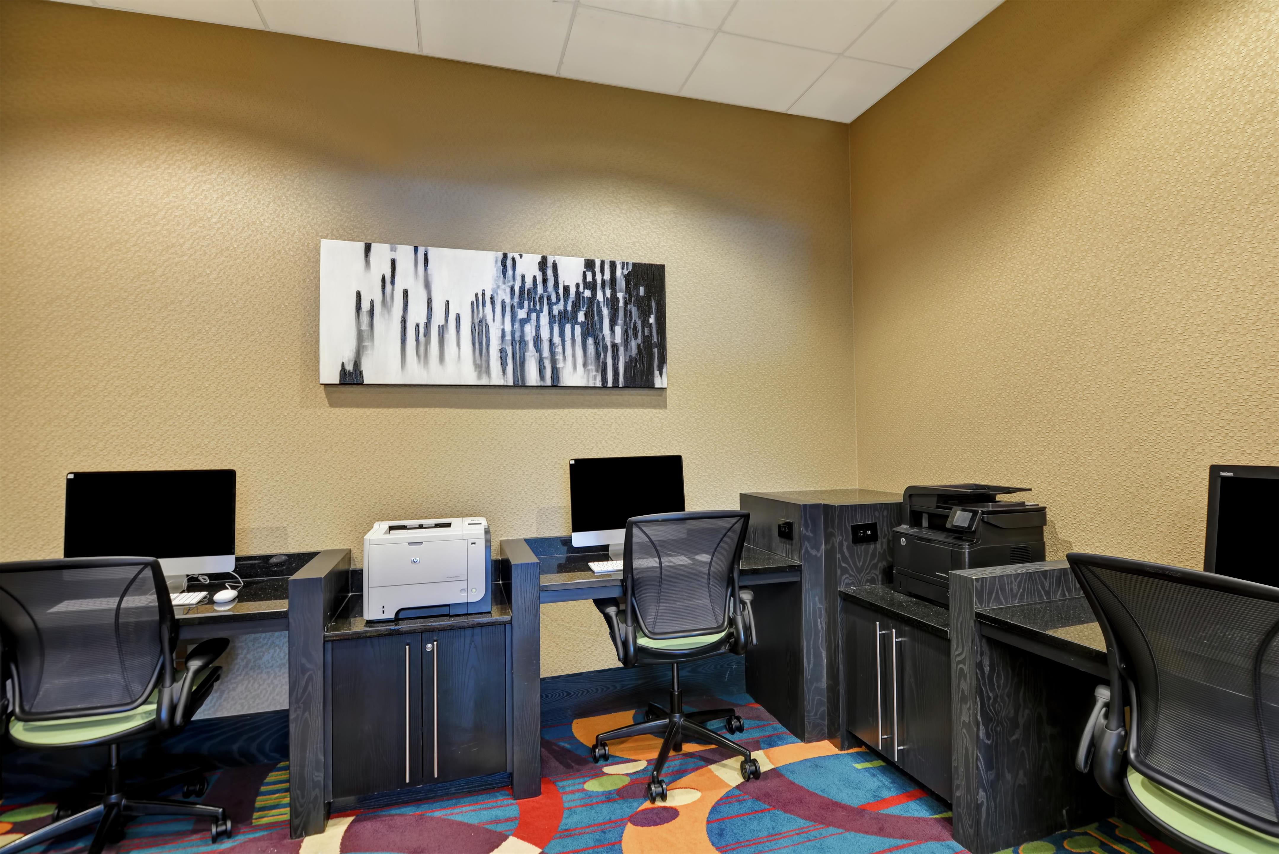 Business Center | Hilton Garden Inn Raleigh /Crabtree Valley