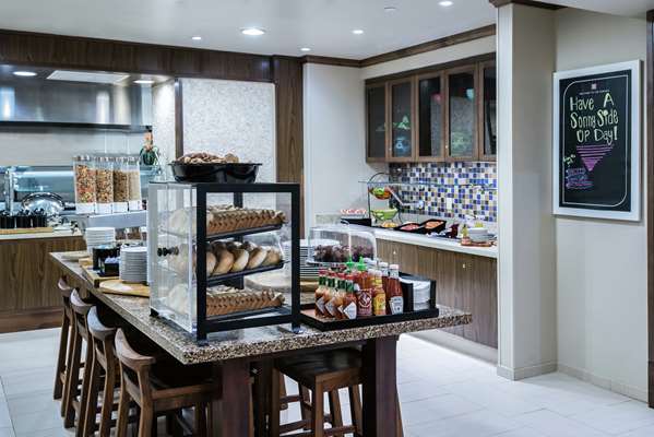 Amenities - Hilton Garden Inn at The Rim San Antonio - I-10, Exit 555