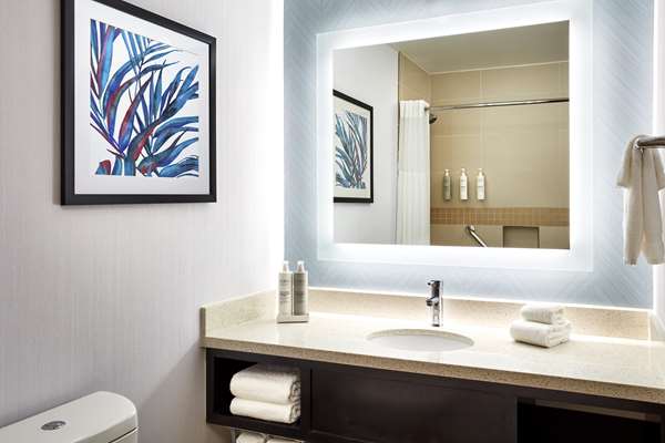  - Hilton Garden Inn Valencia - I-5, Exit 170