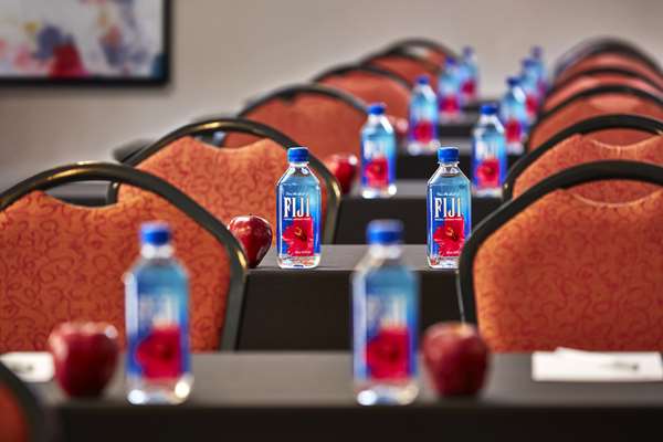  - Hilton Garden Inn Valencia - I-5, Exit 170