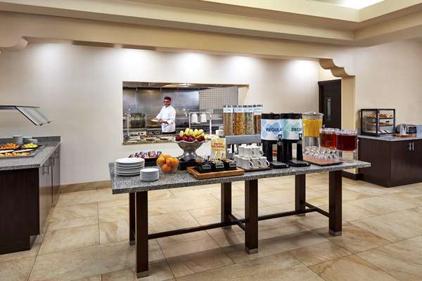 Amenities - Hilton Garden Inn Valencia - I-5, Exit 170