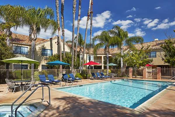 Pool - Hilton Garden Inn Valencia - I-5, Exit 170