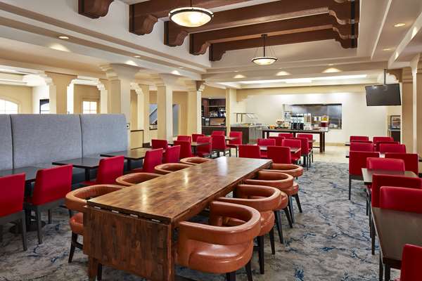 Amenities - Hilton Garden Inn Valencia - I-5, Exit 170