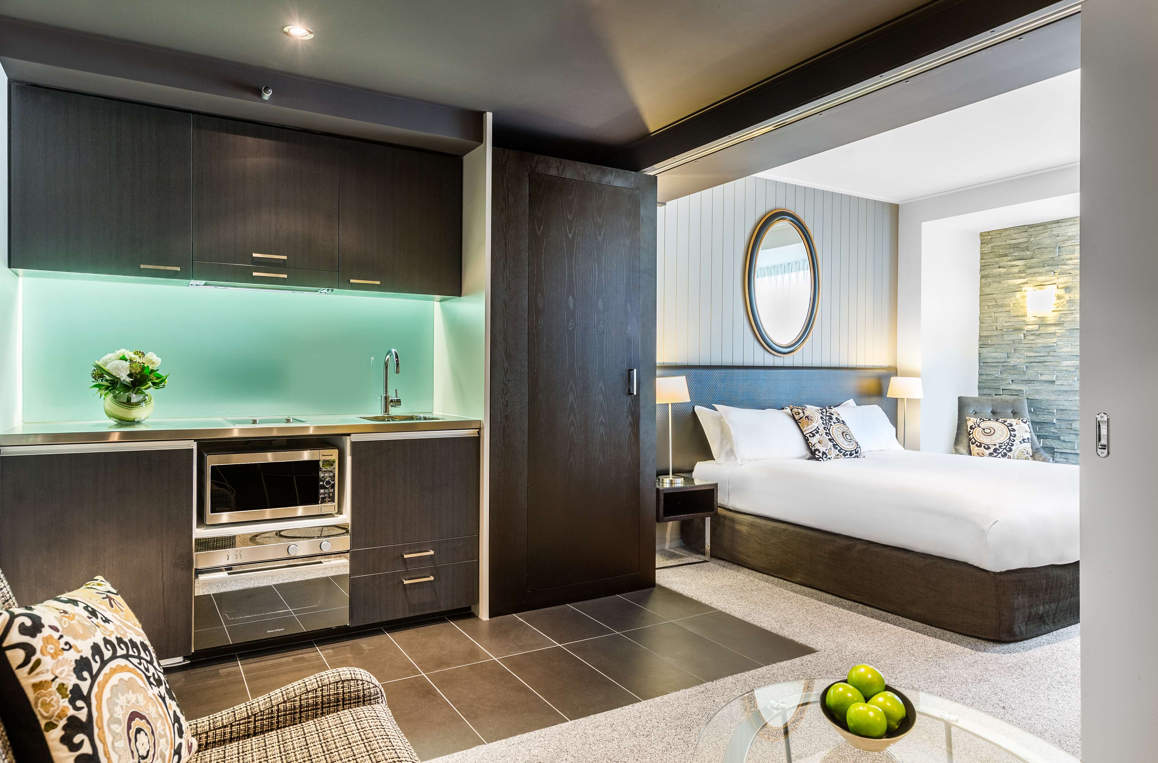 DoubleTree by Hilton Queenstown Room Type - KING ACCESSIBLE W KITCHNT