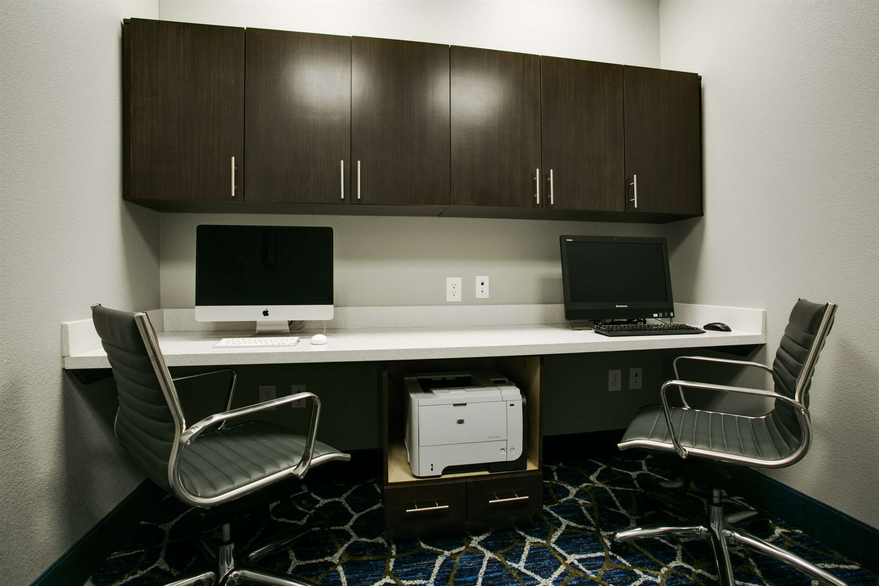 Business Center | Hampton Inn & Suites Dallas/Ft. Worth Airport South