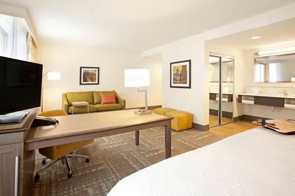  - Hampton Inn & Suites Downtown Minneapolis