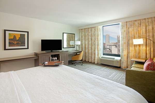  - Hampton Inn & Suites Downtown Minneapolis