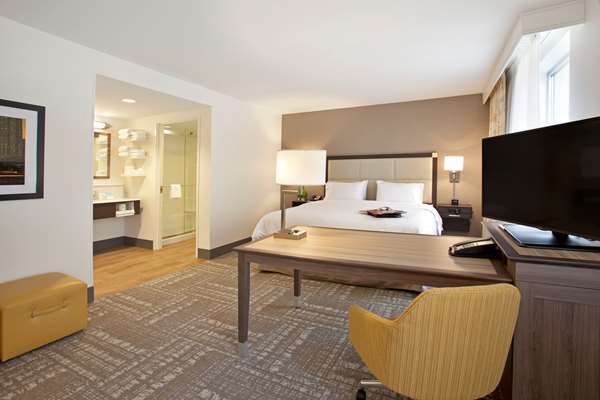  - Hampton Inn & Suites Downtown Minneapolis