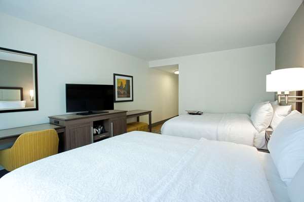  - Hampton Inn & Suites Downtown Minneapolis