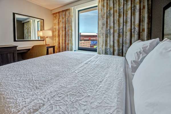  - Hampton Inn & Suites Downtown Minneapolis