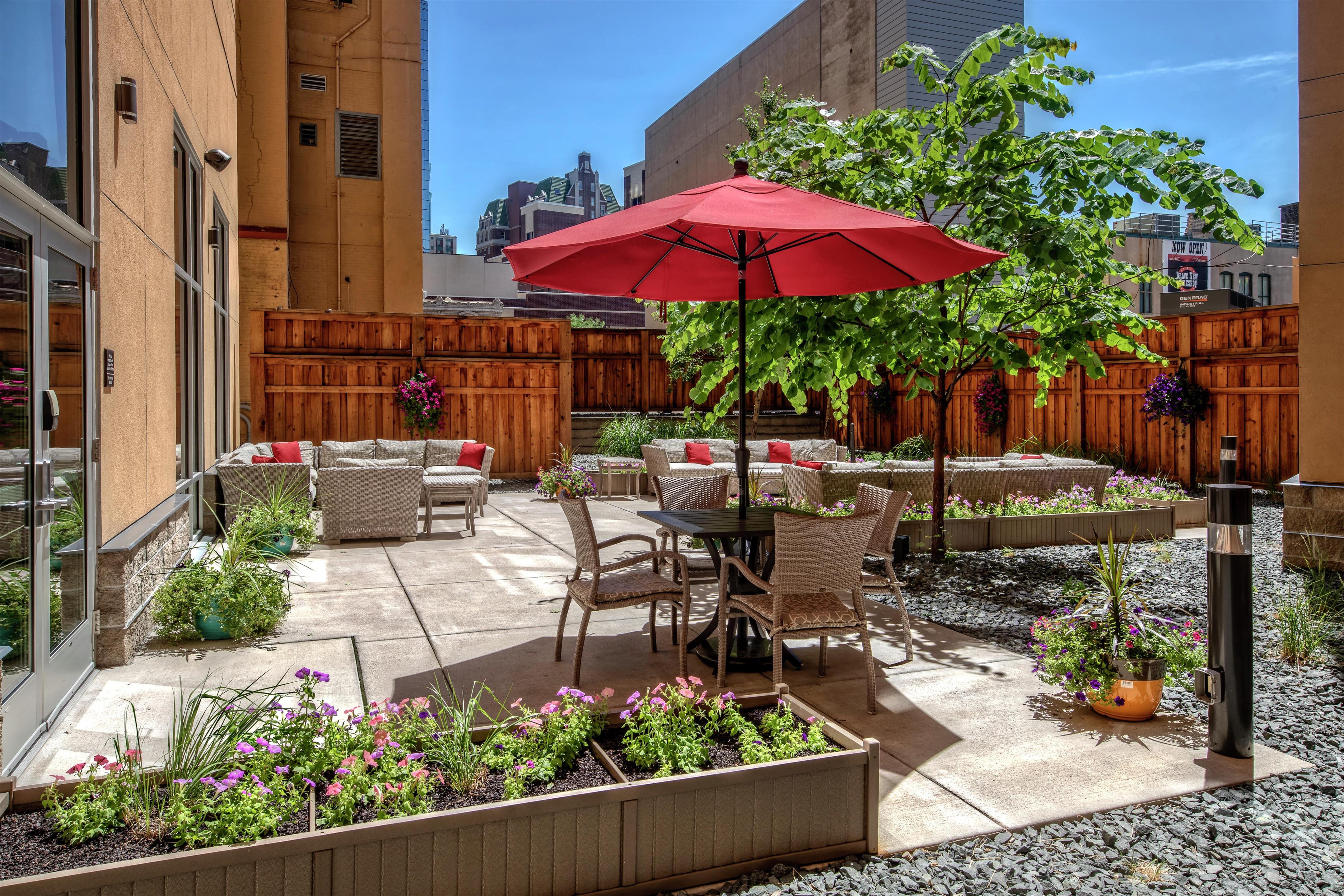 Exterior | Hampton Inn & Suites Minneapolis / Downtown