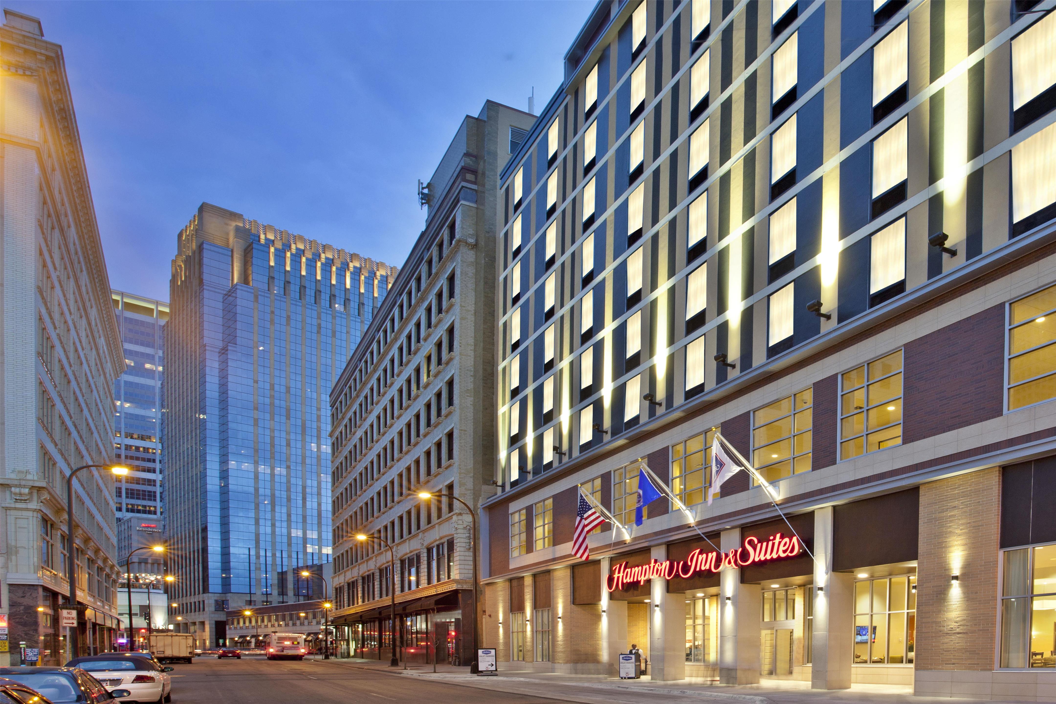 Exterior | Hampton Inn & Suites Minneapolis / Downtown