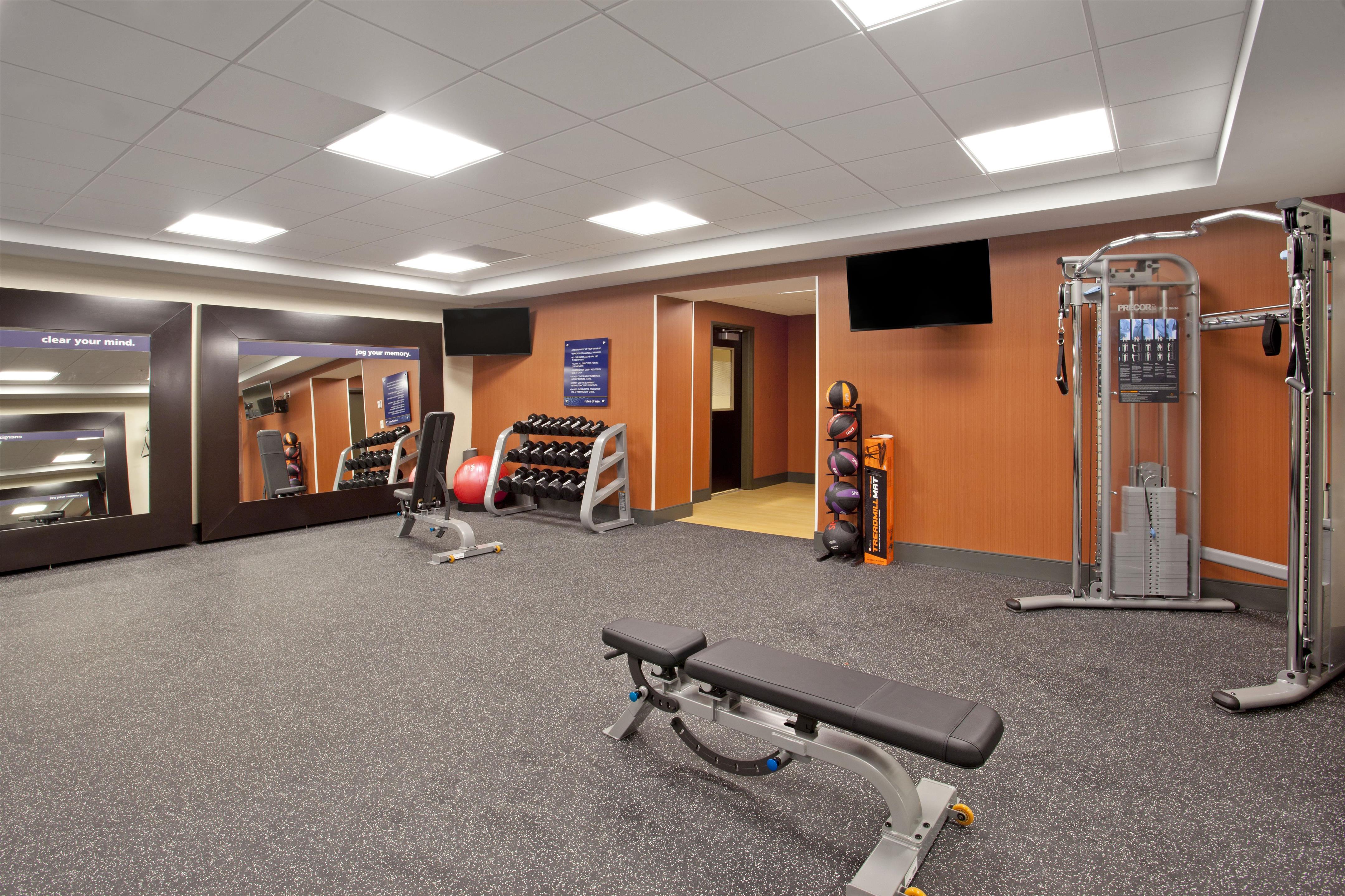 Health club fitness center gym | Hampton Inn & Suites Minneapolis / Downtown