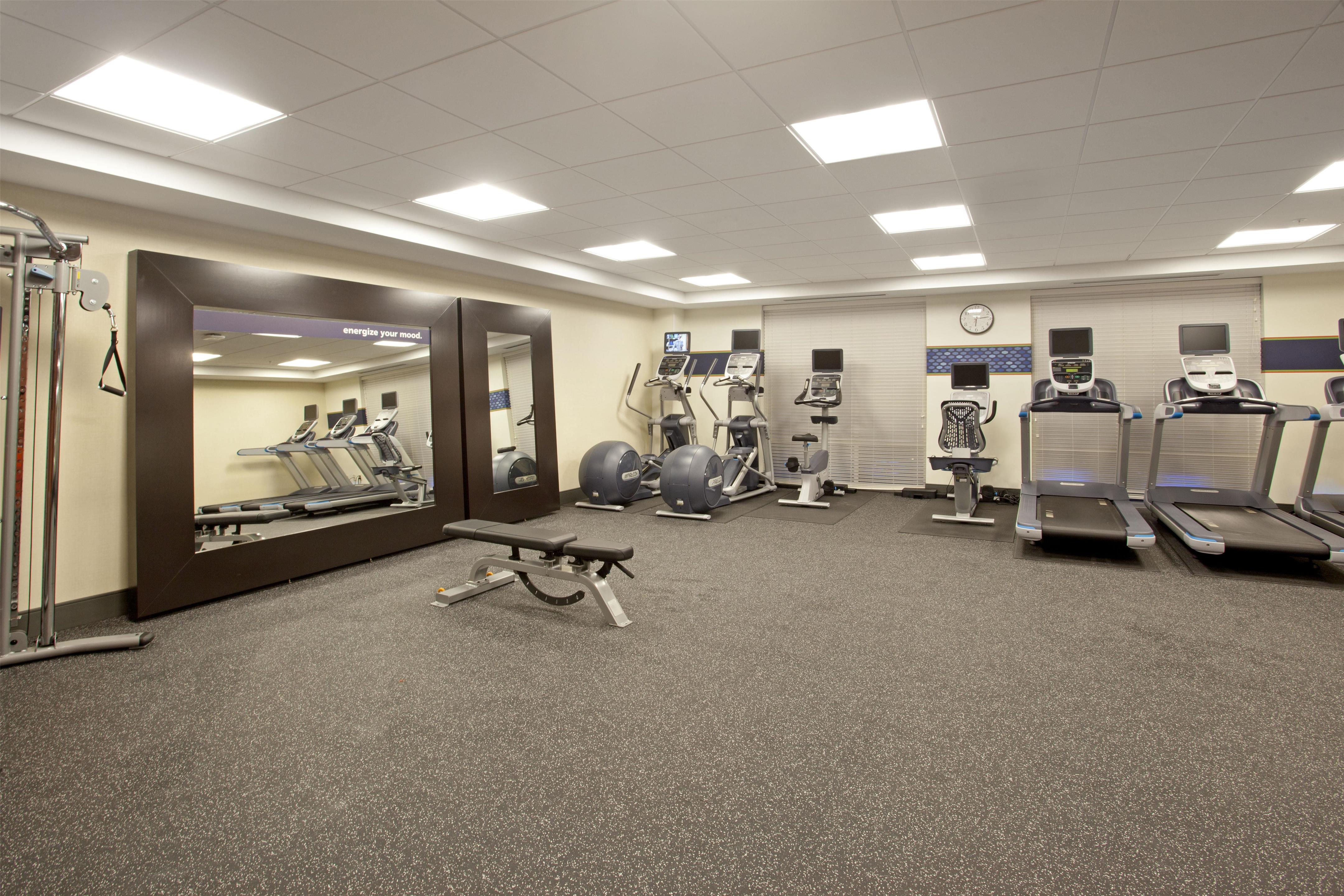 Health club fitness center gym | Hampton Inn & Suites Minneapolis / Downtown